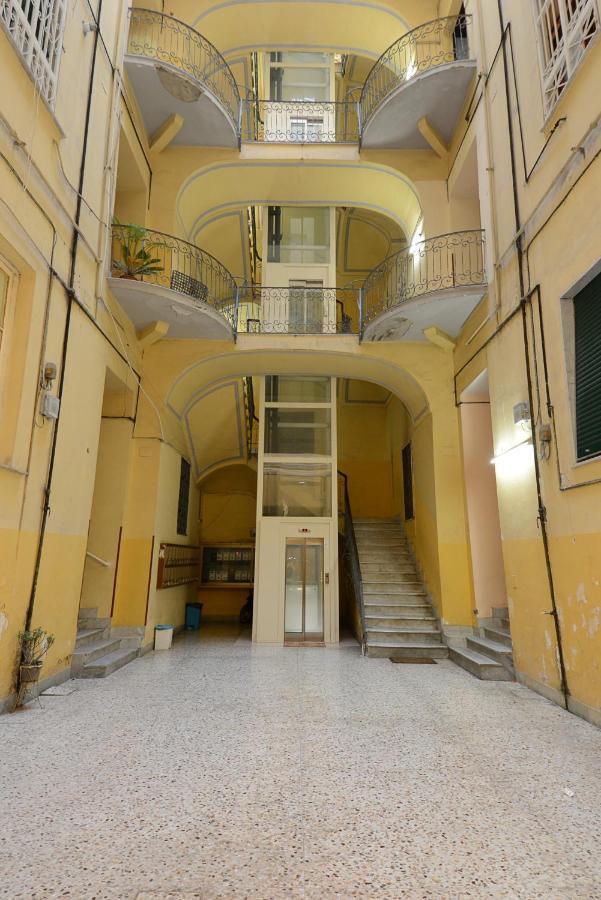 In Centro B&B Castellammare di Stabia Exterior foto